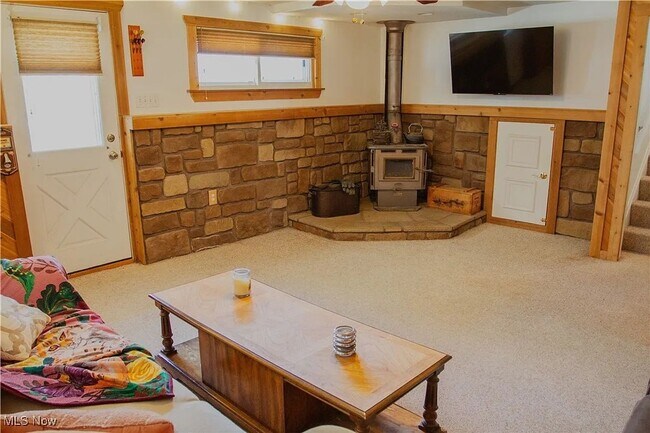 Building Photo - Discover Your Perfect 3-Bedroom Home with ...