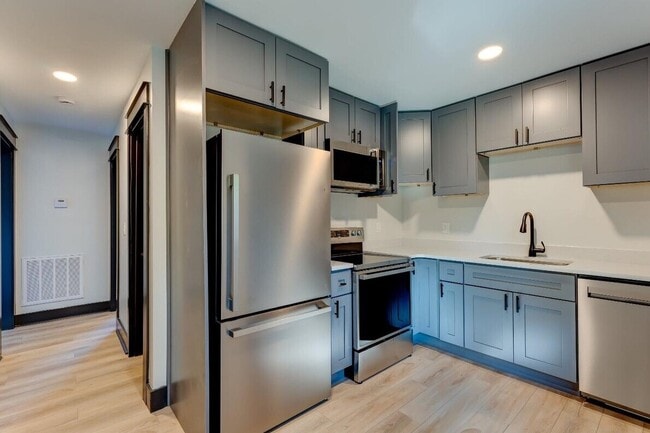 Building Photo - 2436 Belvedere Ave