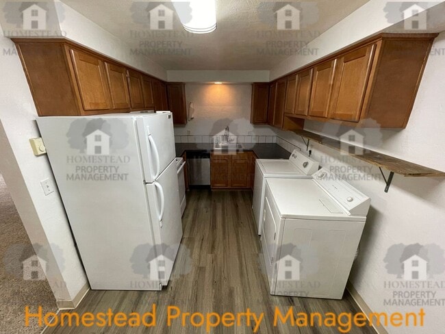 Building Photo - 1926-1928-1928 McCoy Ave NE