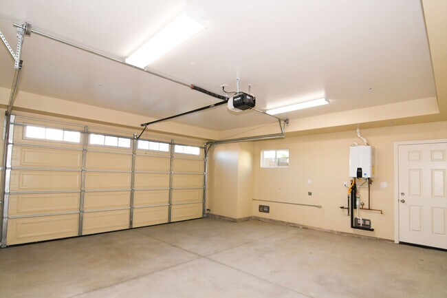 Foto del edificio - 571 Moss St
