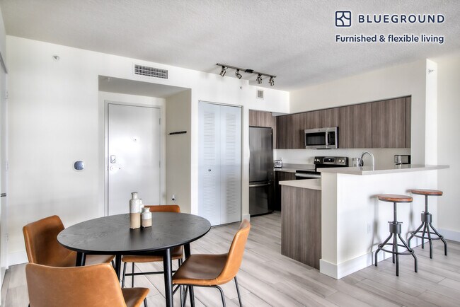Foto del edificio - 1000 NW 7th St