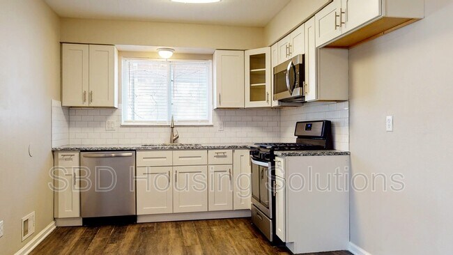 Foto del edificio - 8004 E 120th St