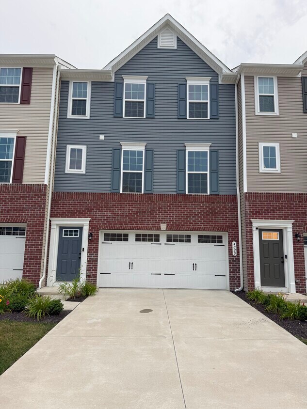 Foto principal - 4020 N Steels Cir