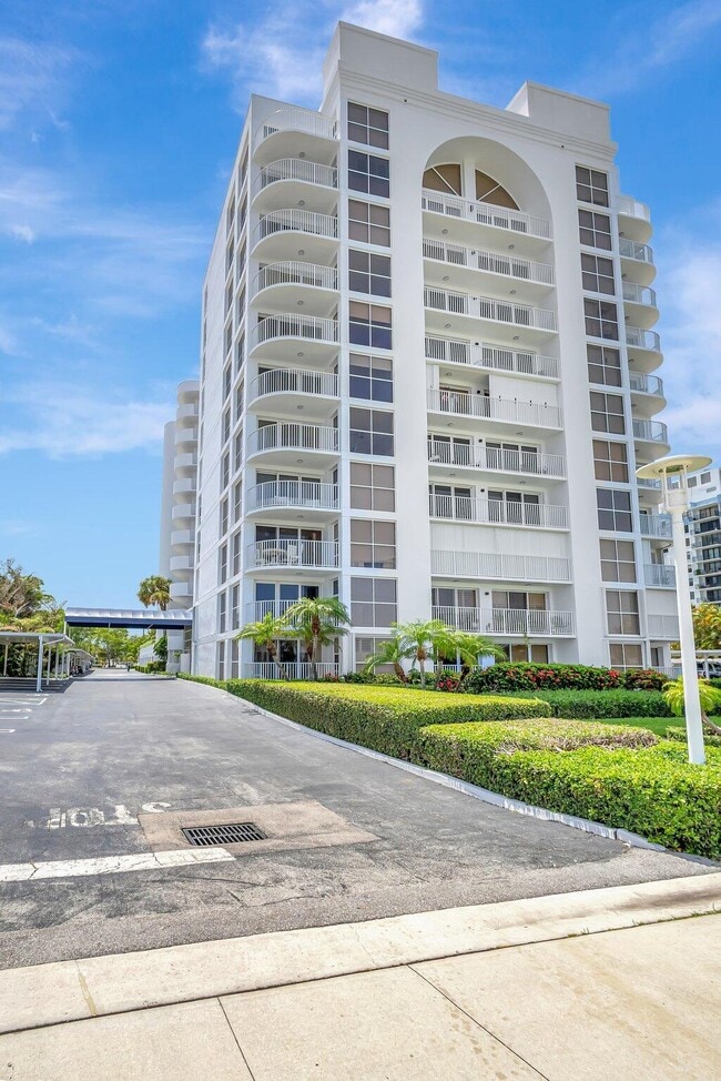 Building Photo - 3901 S Flagler Dr