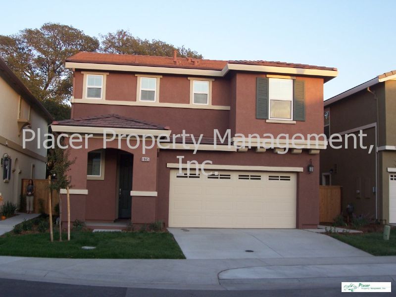 Nice 2 Story with Greenbelt View w/Frig an... House Rental in Roseville, CA