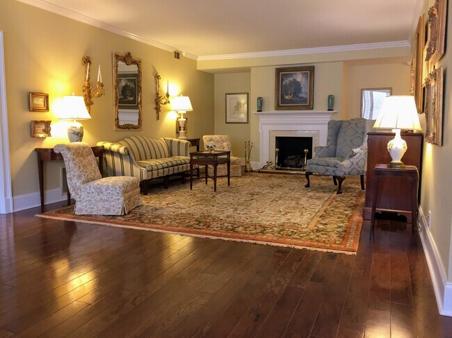 Foto del edificio - 2734 Peachtree Rd NW