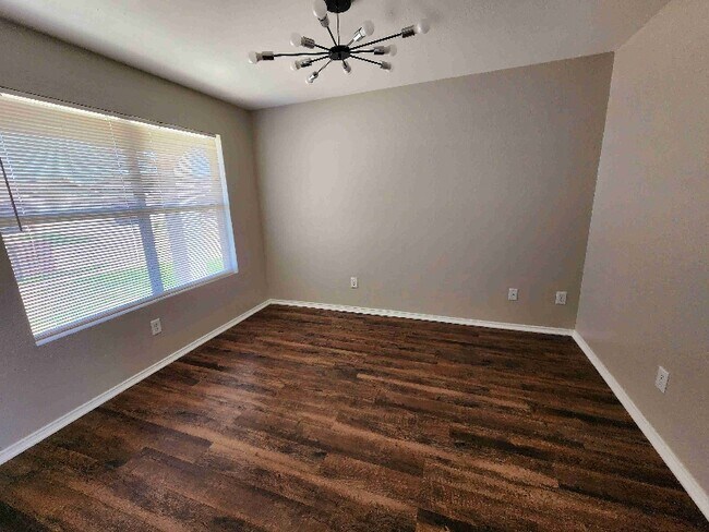 Foto del edificio - 7109 Little Mohican Dr