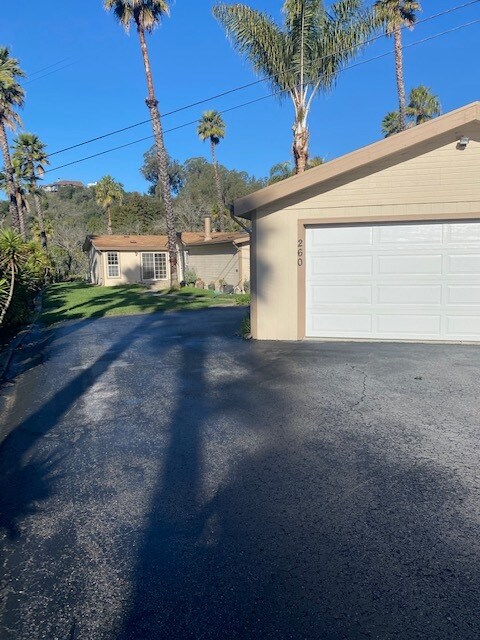 Primary Photo - 260 Whispering Palms Dr