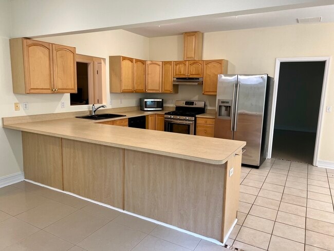 Big Kitchen - 1849 celtic Rd