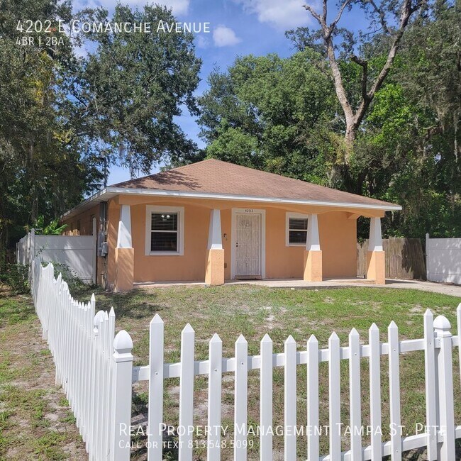 Foto del edificio - NICELY UPDATED TAMPA HOME