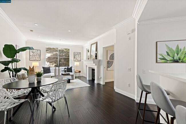 Building Photo - 180 Caldecott Ln