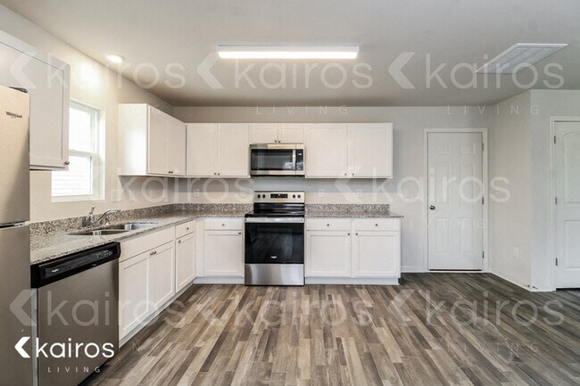 Building Photo - 462 Waterview Ct