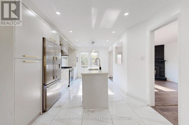 Building Photo - 300 Charlton Ave