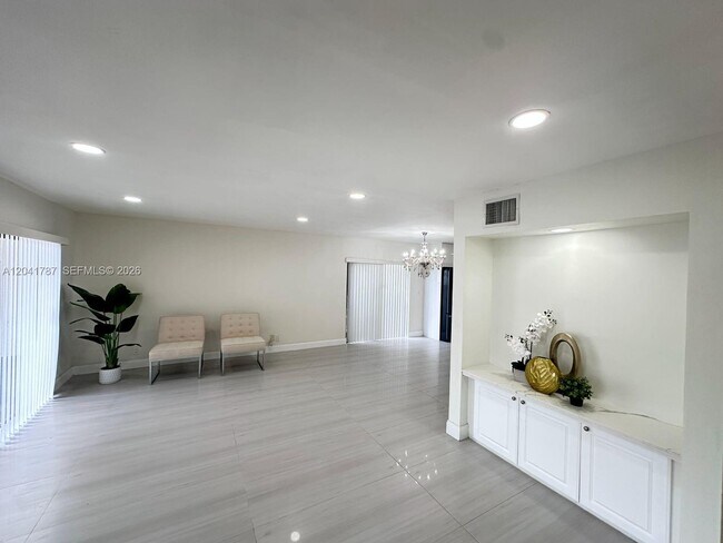 Foto del edificio - 11603 NW 29th St