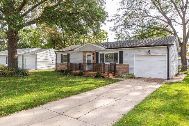 Building Photo - 213 Highland Dr