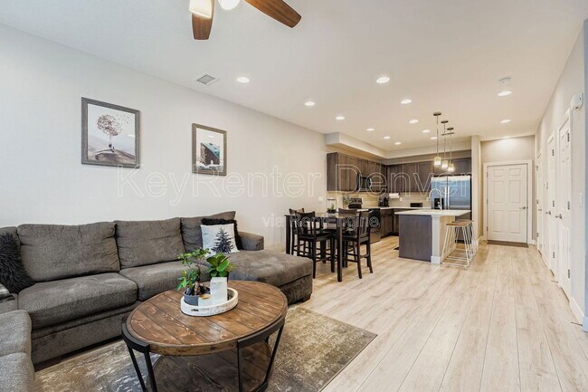 Foto del edificio - 16259 E Elk Dr