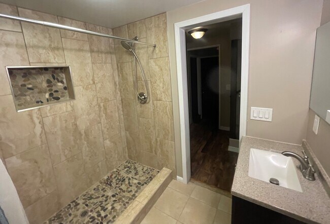 Bathroom - 1097 Club View Dr