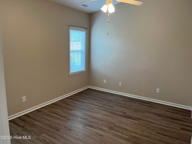 Foto del edificio - 5118 Elton Dr SE