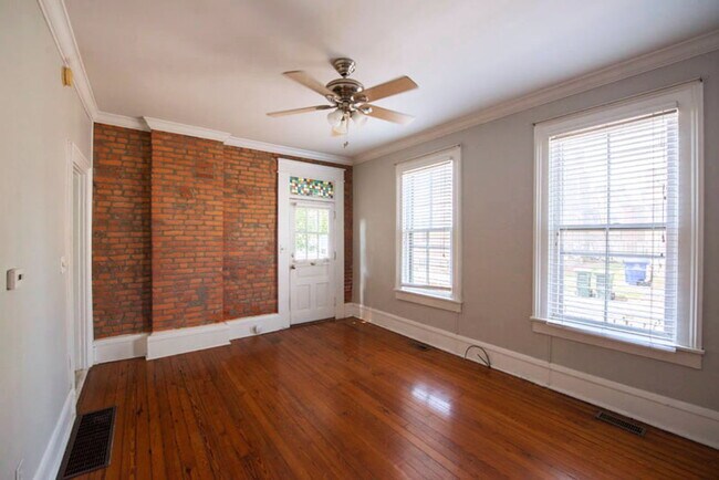 Foto del edificio - 512 S Lazelle St