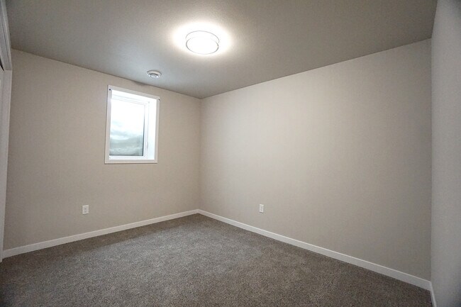 Foto del edificio - 8068 Goldfinch Dr
