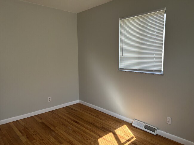 Foto del edificio - 1221 Scott Ave