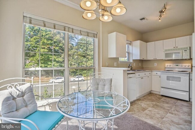 Foto del edificio - 4561 Strutfield Ln