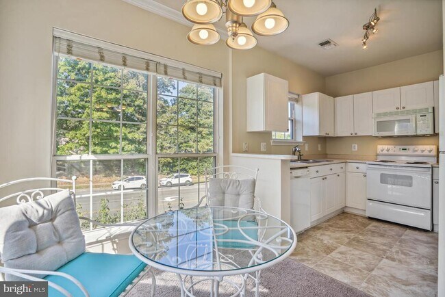 Building Photo - 4561 Strutfield Ln
