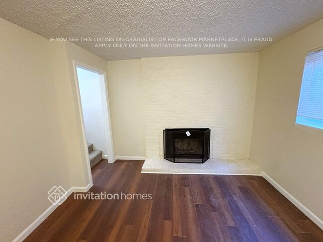Building Photo - 1530 S Salida Way