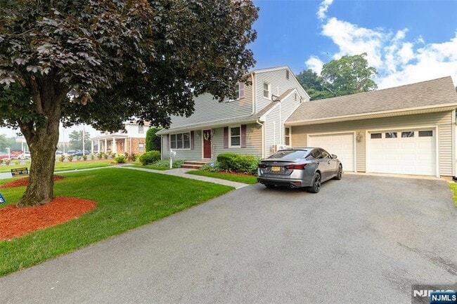 Building Photo - 326 Ramapo Valley Rd