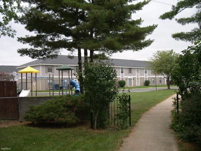 Building Photo - 2095 Valley Greene Dr