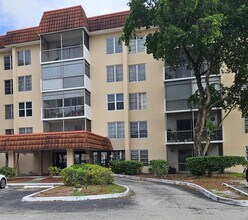 Building Photo - 4172 Inverrary Dr