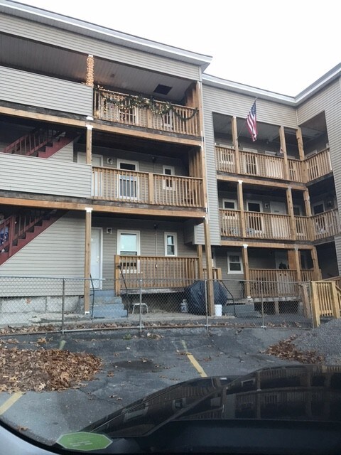 Primary Photo - 225 West St
