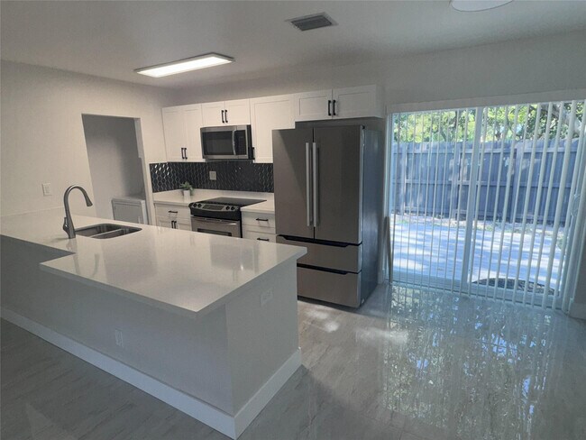 Foto del edificio - 10 SW 5th Ct