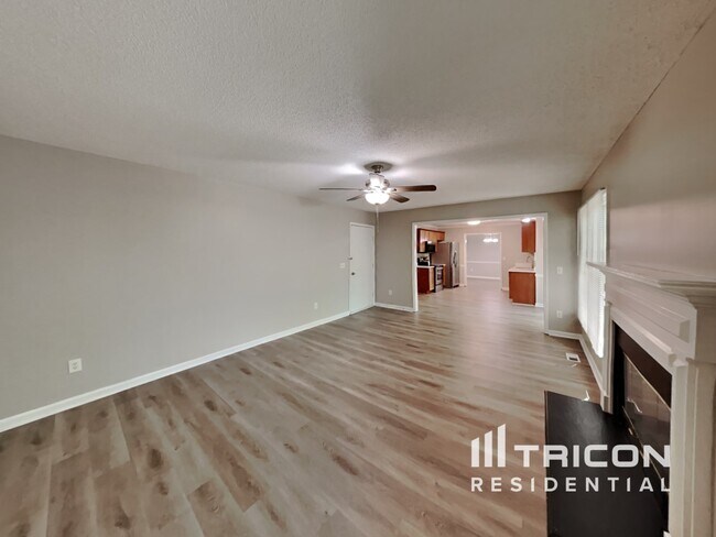 Foto del edificio - 5520 Brookshadow Dr