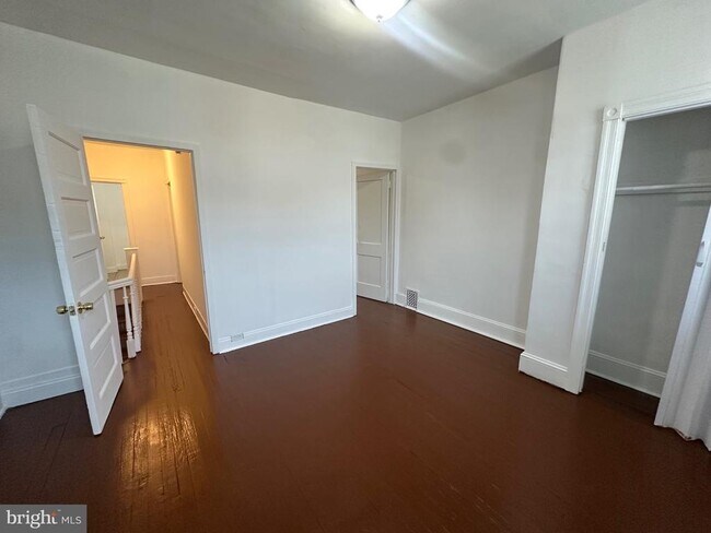 Foto del edificio - 3130 N Bambrey St