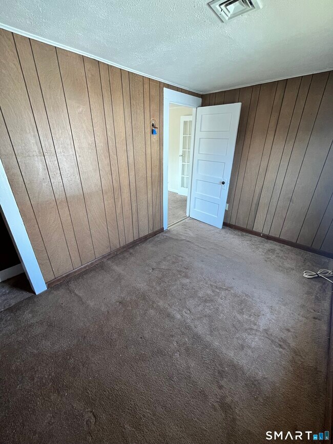 Foto del edificio - 144 Bristol St