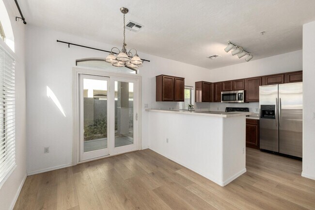 Building Photo - 2150 E Bell Rd