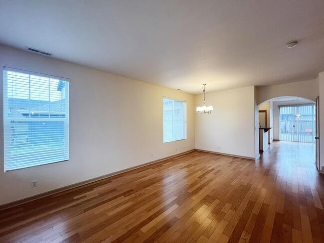 Building Photo - 1755 Heath Dr