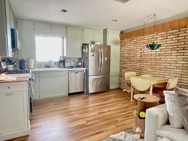 Foto del edificio - 1512 Chelsea Lane