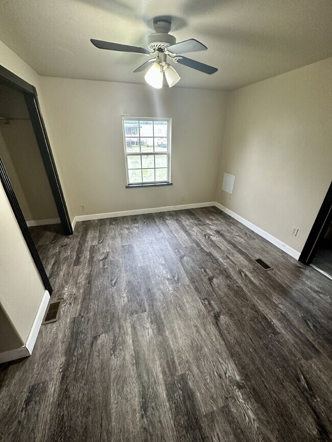 Foto del edificio - 310 Madison Ave