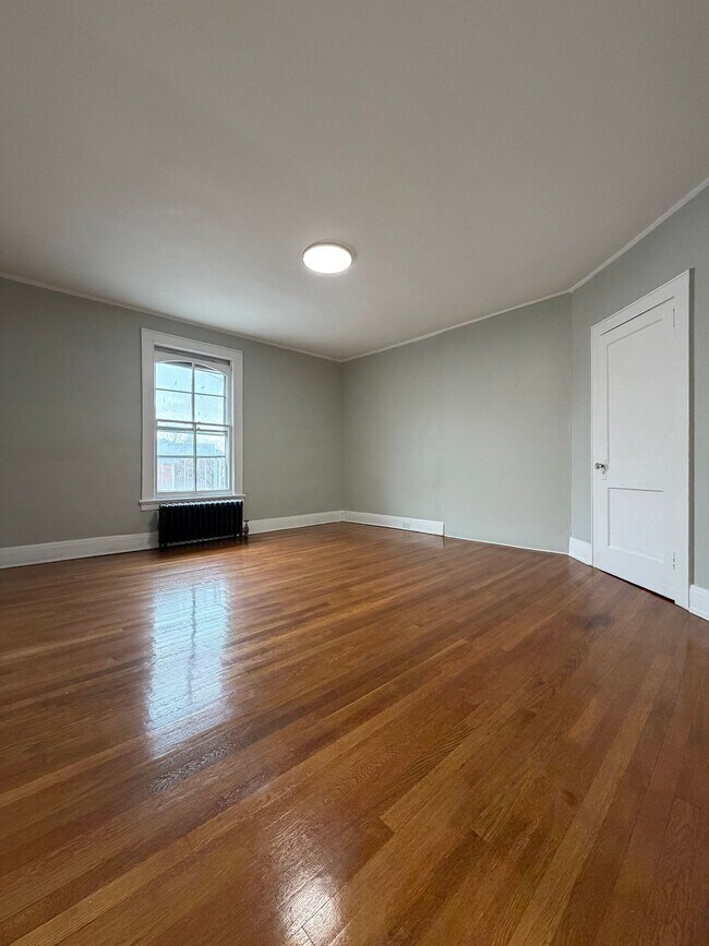 Foto del edificio - 124 E 7th St