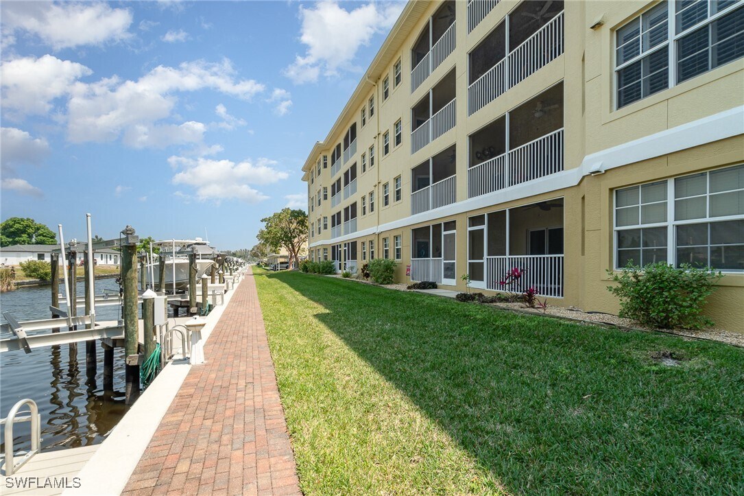 Building Photo - 1781 Four Mile Cove Pkwy