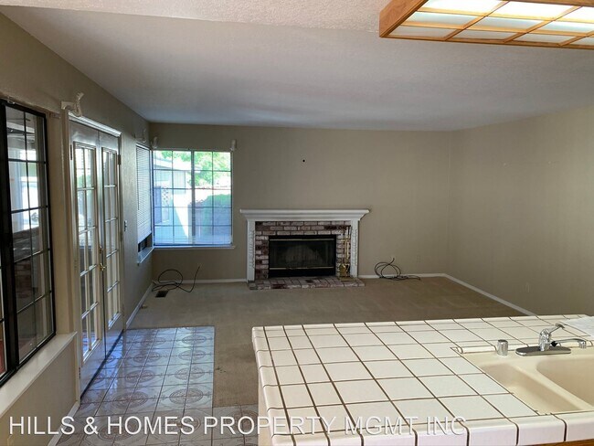 Building Photo - 4 br, 3 bath House - 7203 ROXANNE LANE
