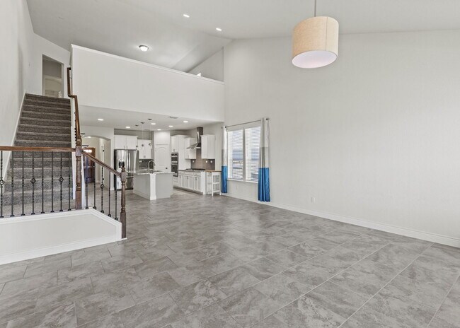 Foto del edificio - Spacious 4 Bedroom, 3.5 Bath Home with Gre...