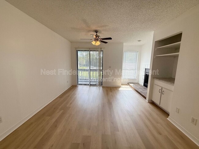 Foto del edificio - 10200 Belle Rive Blvd