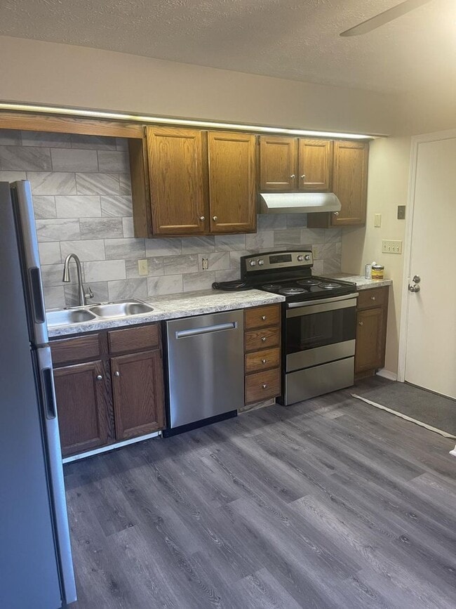 Building Photo - 1376 Red Tail Hawk Dr