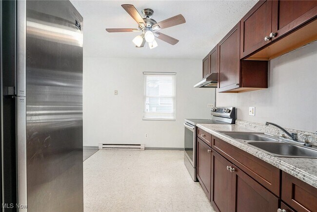 Foto del edificio - 1492 Ansonia Ave
