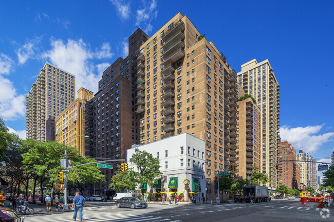 Building Photo - 340 E 80th St