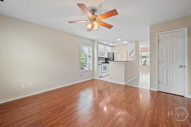 Building Photo - 17 Bushwood Dr