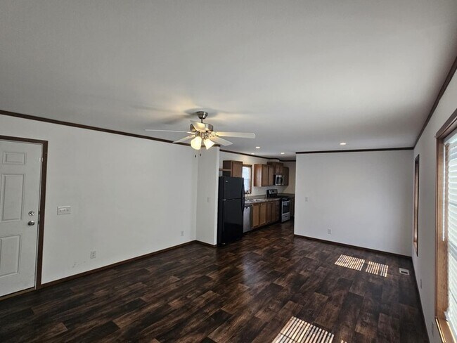 Foto del edificio - 76 Meggan Dr